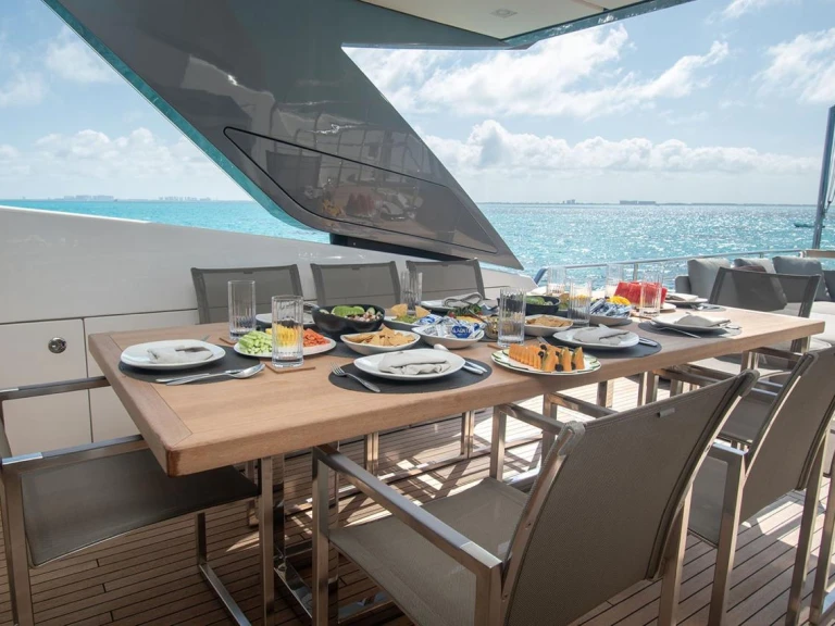 Luxury Yacht rental in Cancún - San Lorenzo San Lorenzo 100