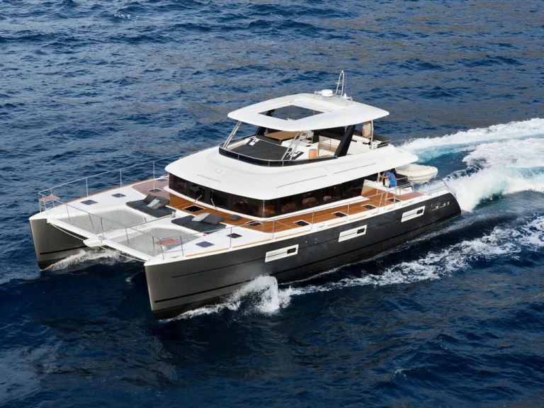 Motorboat for rent Nydri at the best price