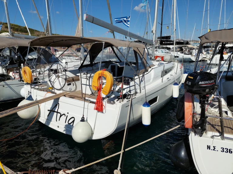 Bénéteau Oceanis 40.1 (3 double and 1 bunk beds) charter bareboat or captained in  Plataniás