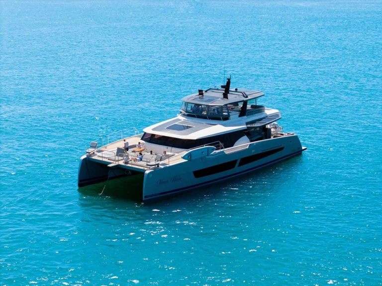 Bareboat Rental Luxury Yacht Fountaine Pajot with a boat licence