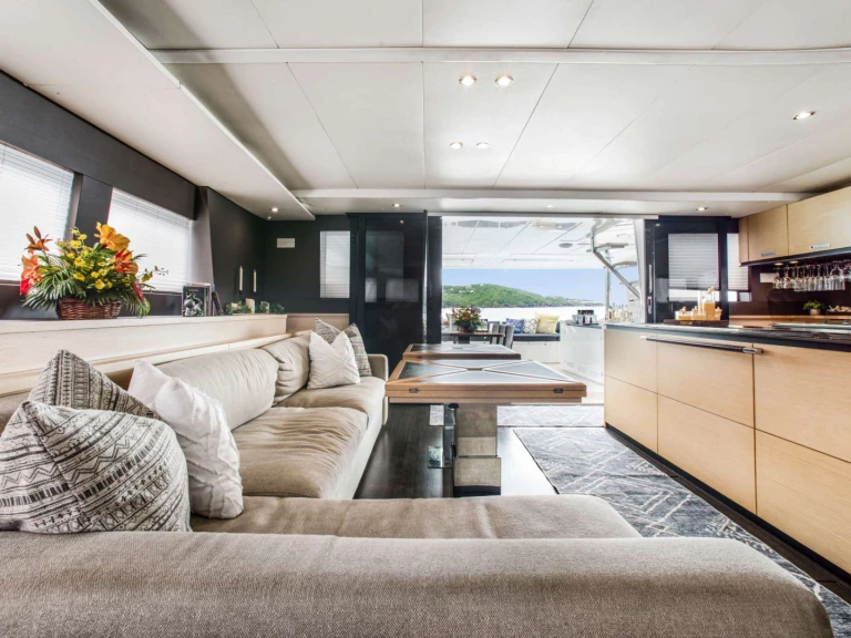 Bareboat Rental Luxury Yacht Lagoon with a boat licence