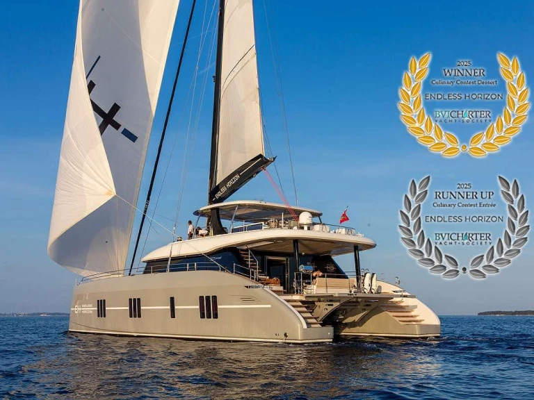 Bareboat Rental Luxury Yacht Sunreef with a boat licence
