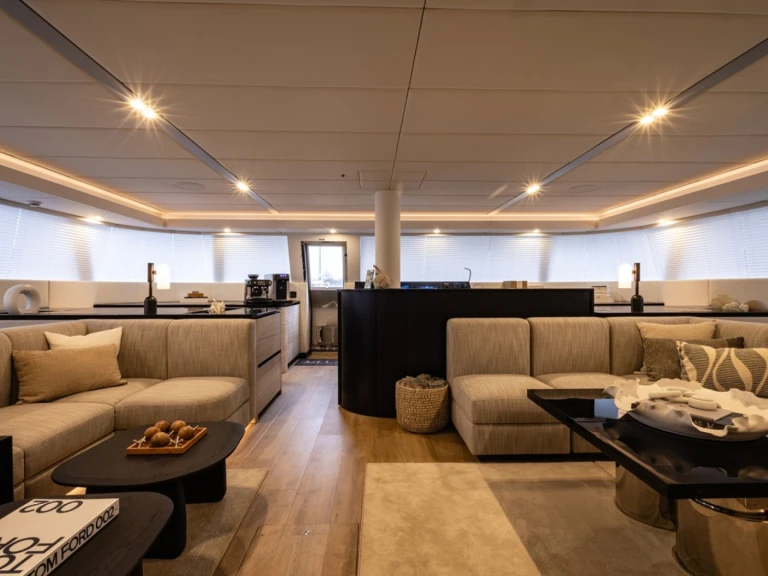 Bareboat Rental Luxury Yacht Sunreef with a boat licence