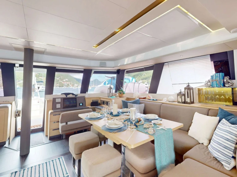 Fountaine Pajot Sapphire in Caribbean on SamBoat
