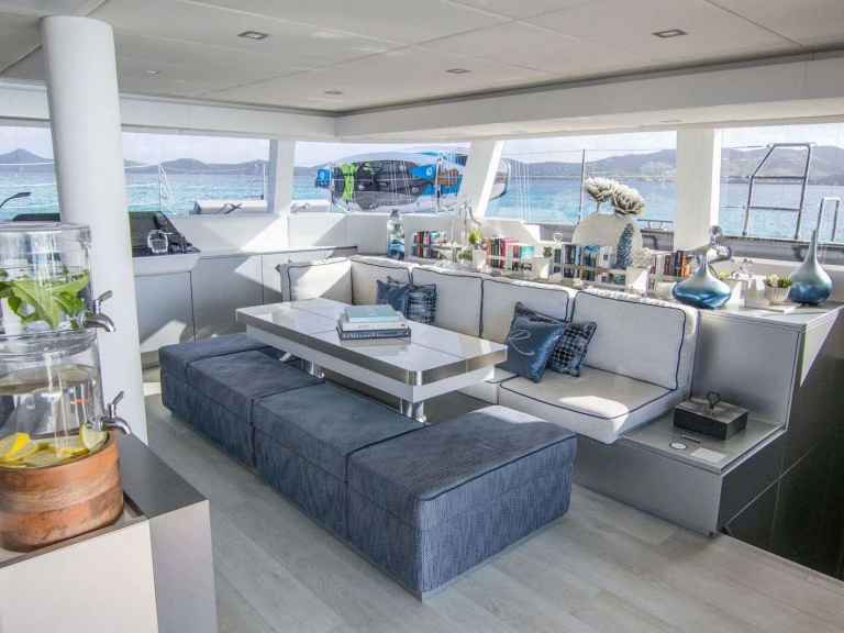 Rent a Sunreef RELENTLESS 60 Tortola