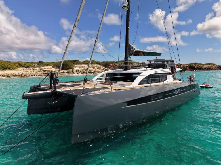 Luxury Yacht for rent Olbia at the best price