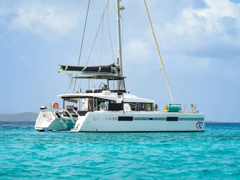 Boat rental Lagoon OUI CHERIE  in Frenchman's Cay on Samboat