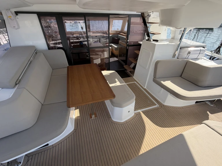Boat rental Fountaine Pajot Fountaine Pajot FP 44 Maestro - 3 cab. in Palma de Mallorca on Samboat