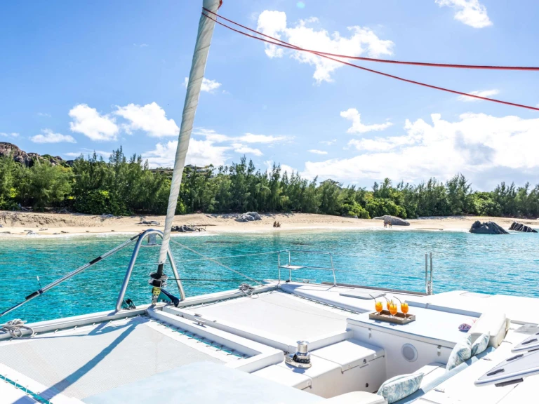 Luxury Yacht for rent Road Town at the best price