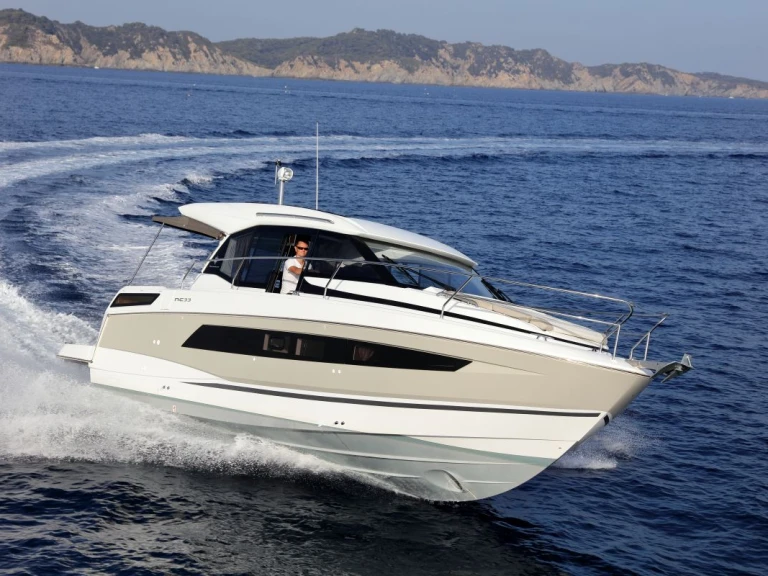 Motorboat rental with or without captain Jeanneau Barth