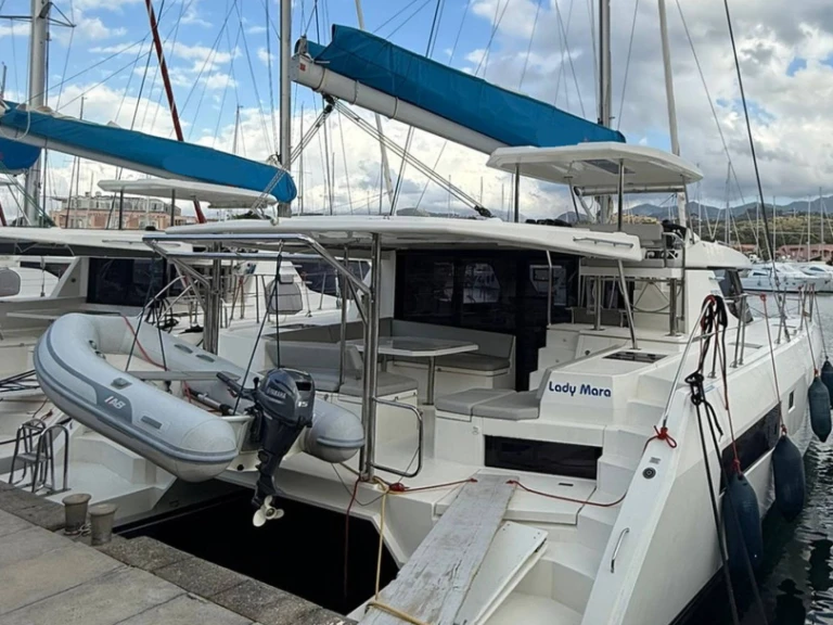 Leopard Catamarans / Robertson & Caine Leopard 45 in Can Pastilla on SamBoat