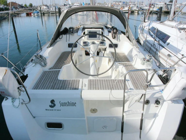 Bareboat Rental Sailboat Bénéteau with a boat licence