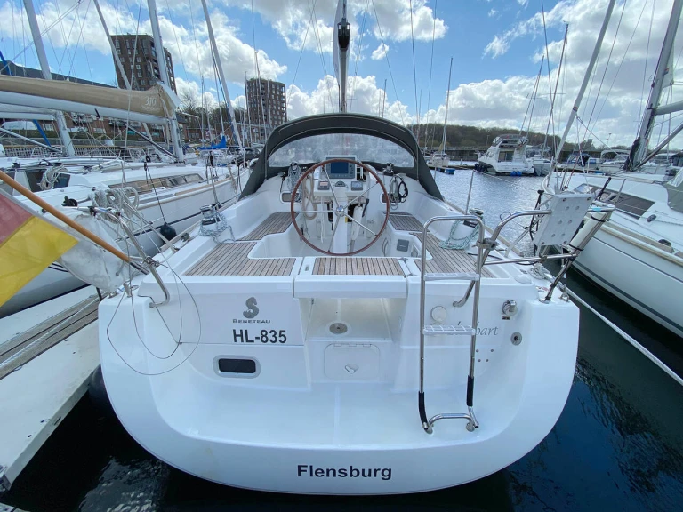Bénéteau Oceanis 34 in Flensburg on SamBoat