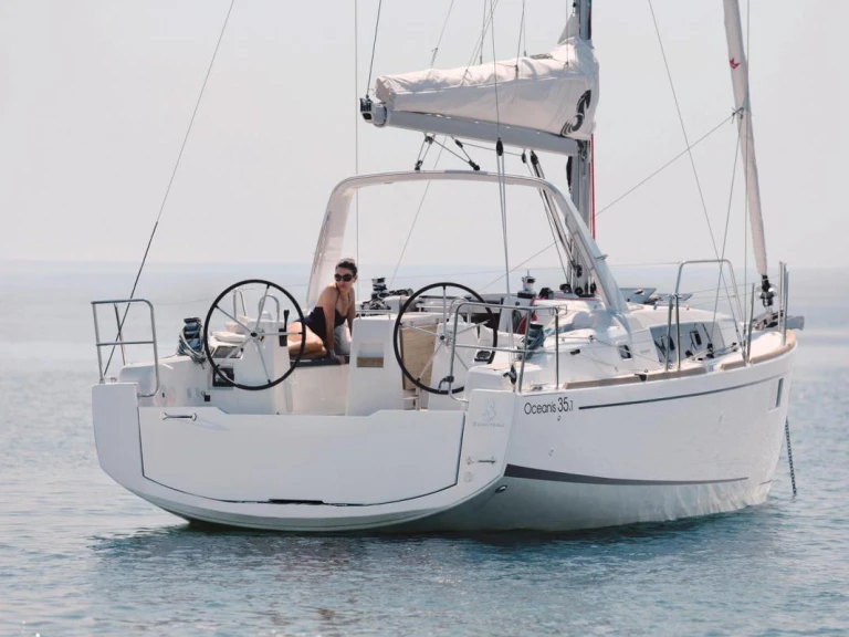 Yacht charter Heiligenhafen cheap Oceanis 35.1