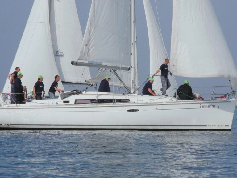 Bénéteau Oceanis 37 charter bareboat or captained in  Heiligenhafen