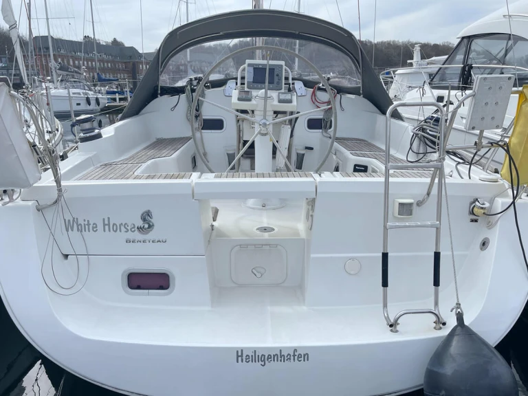 Sailboat rental in Flensburg - Bénéteau Oceanis 37