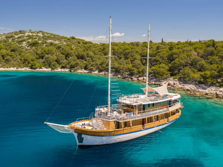 Rent a Custom NOVI DAN Trogir