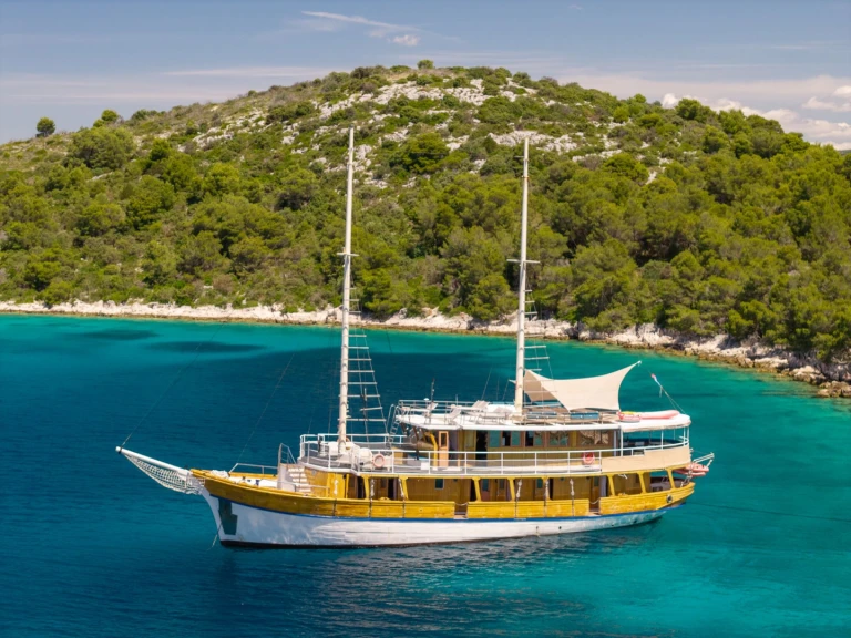 Luxury Yacht rental in Trogir - Custom NOVI DAN