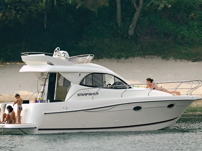 Bareboat Rental Motorboat Starfisher Yachts with a boat licence
