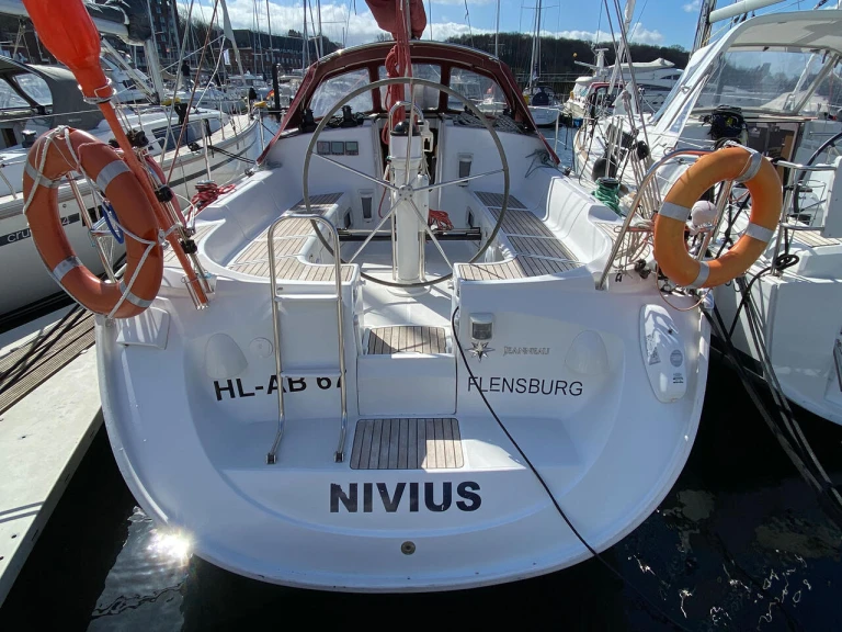Sailboat rental with or without captain Jeanneau Flensburg