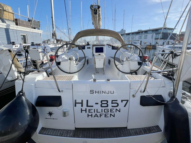 Boat rental Jeanneau Sun Odyssey 409 in Heiligenhafen on Samboat