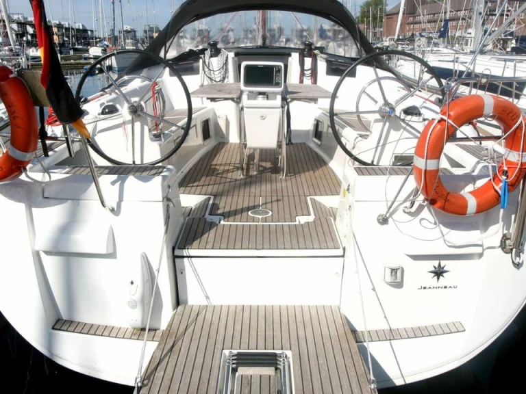 Bareboat Rental Sailboat Jeanneau with a boat licence
