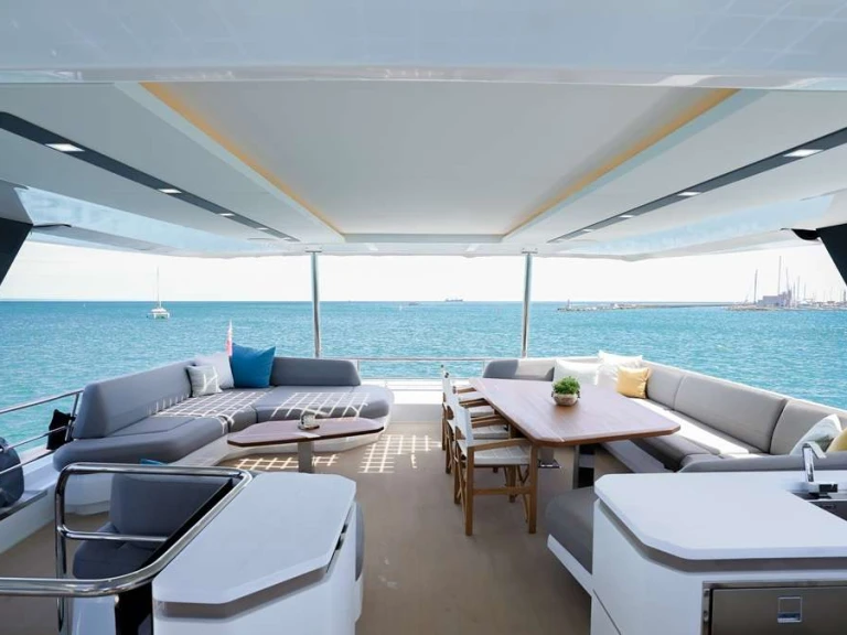 Bareboat Rental Luxury Yacht Fountaine Pajot with a boat licence