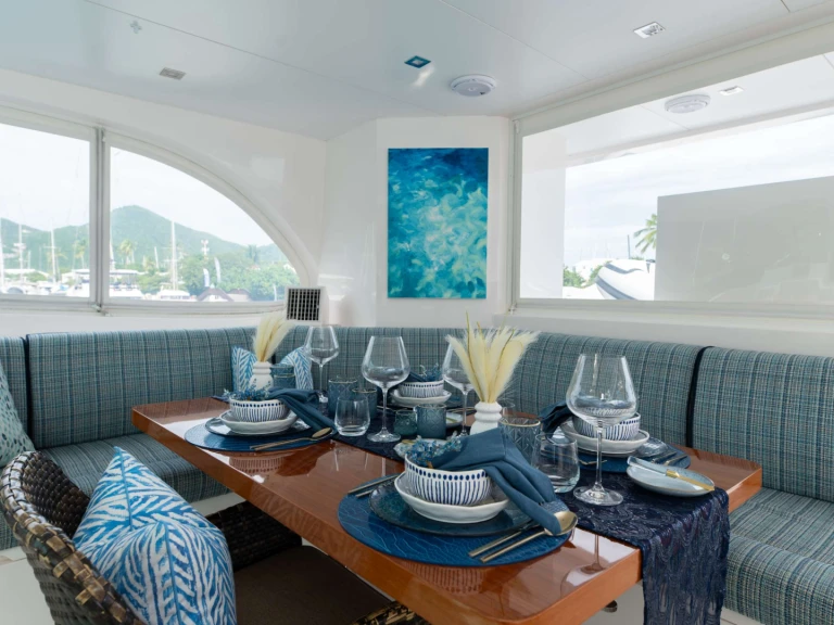 Bareboat Rental Luxury Yacht Horizon with a boat licence