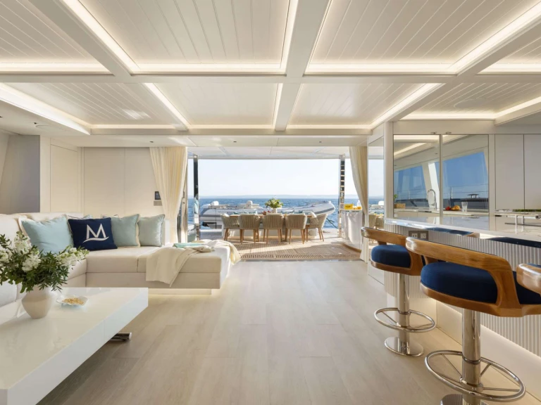 Bareboat Rental Luxury Yacht Sunreef with a boat licence