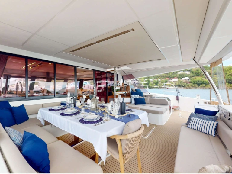 Yacht charter Caribbean cheap Sapphire