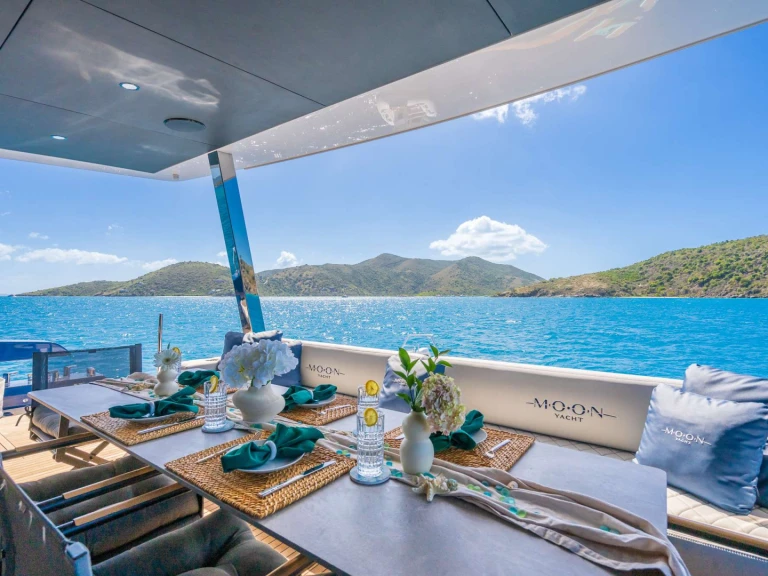 Luxury Yacht for rent Road Town at the best price