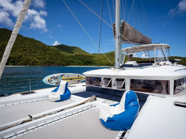 Bareboat Rental Luxury Yacht Lagoon with a boat licence