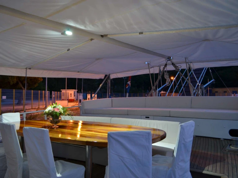 Luxury Yacht for rent Naples at the best price