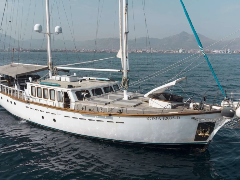 Rent a Ege Yat DVI MARIJE Naples