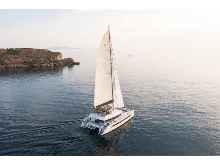 Rent a Lagoon Lagoon 560 Alimos