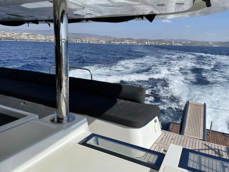 Boat rental Lagoon Lagoon 630 Motor Yacht in Nydri on Samboat