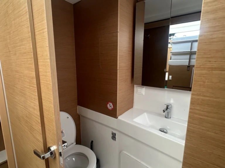 Catamaran rental in Bormes-les-Mimosas - Excess Excess 11 (6 cab.)