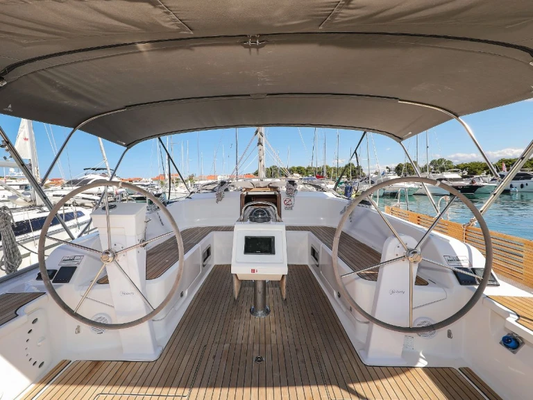 Rent a Bavaria Cruiser 46 Zadar