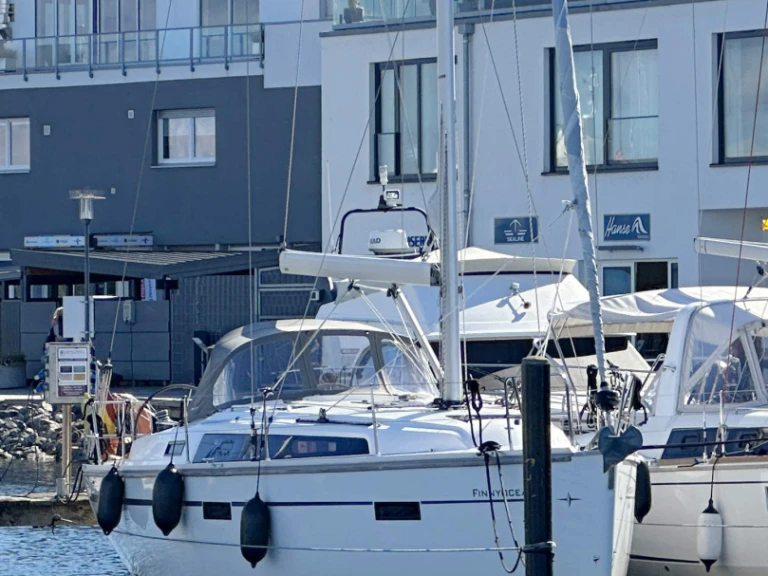 Rent a Bavaria Cruiser 37 Heiligenhafen