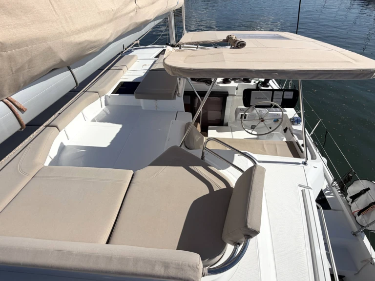 Fountaine Pajot Fountaine Pajot FP 44 Maestro - 3 cab. in Palma de Mallorca on SamBoat