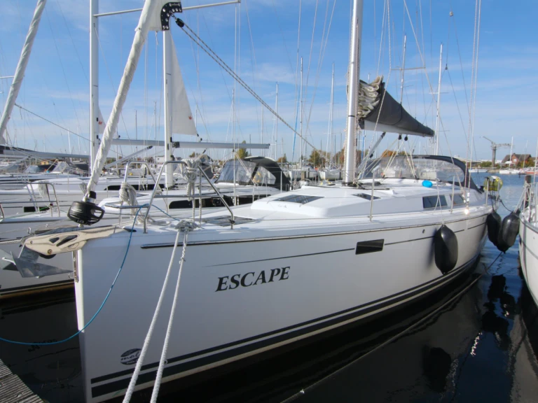 Rent a Hanse Hanse 415 Heiligenhafen