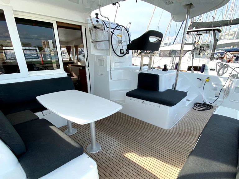 Catamaran rental in Can Pastilla - Lagoon Lagoon 40