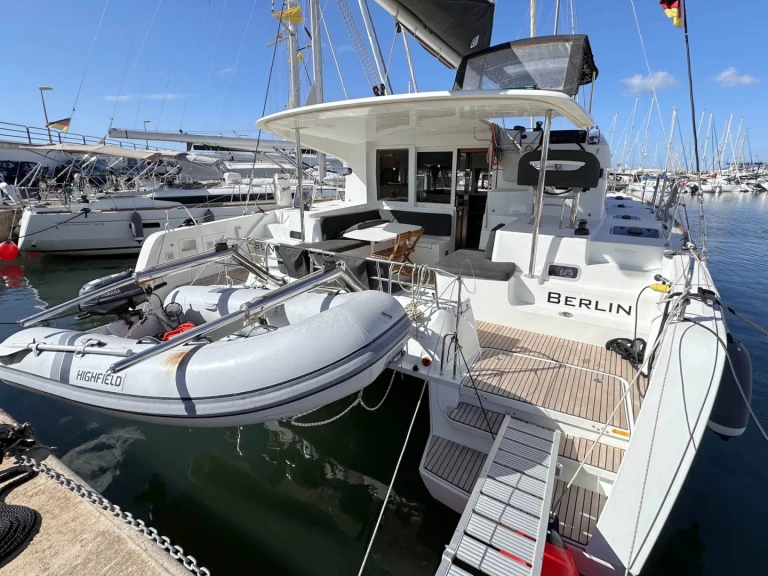 Boat rental Lagoon Lagoon 40 in Can Pastilla on Samboat