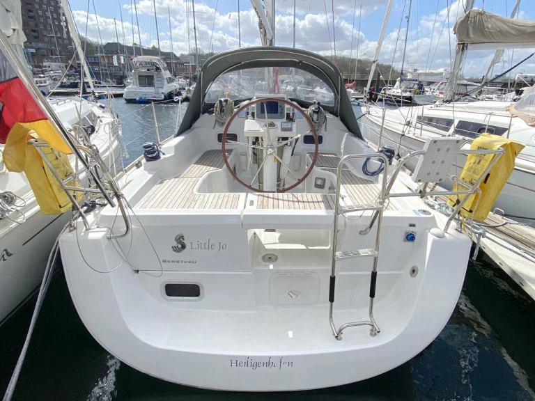 Boat rental Bénéteau Oceanis 31 in Flensburg on Samboat