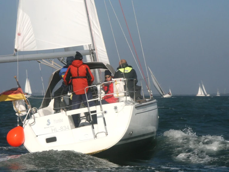 Bénéteau Oceanis 31 charter bareboat or captained in  Heiligenhafen