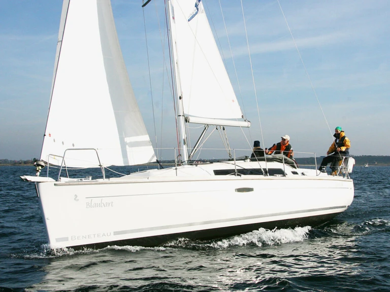 Bareboat Rental Sailboat Bénéteau with a boat licence