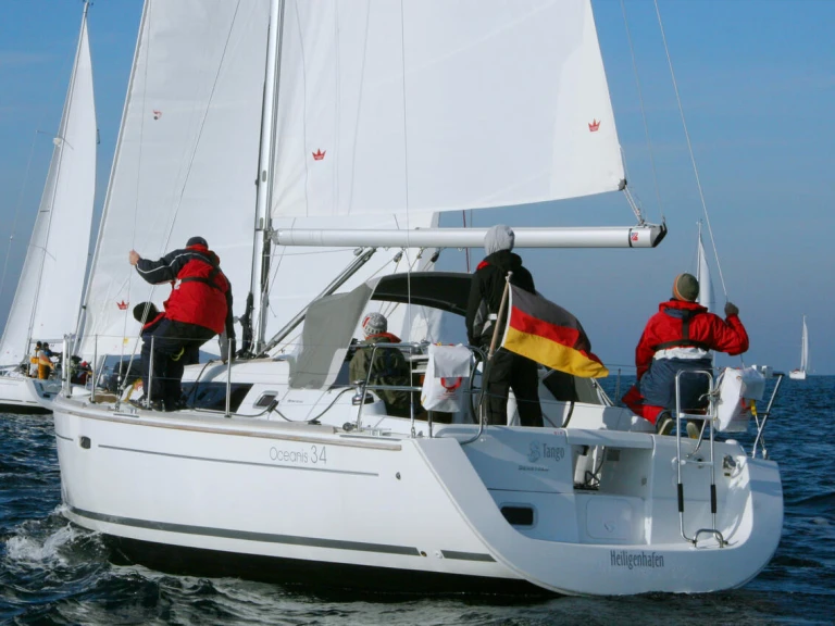 Boat rental Bénéteau Oceanis 34.2 in Heiligenhafen on Samboat
