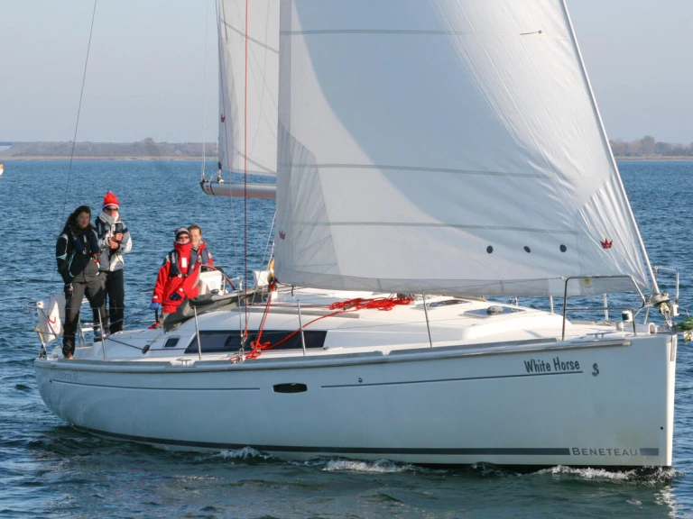 Bénéteau Oceanis 37 charter bareboat or captained in  Flensburg