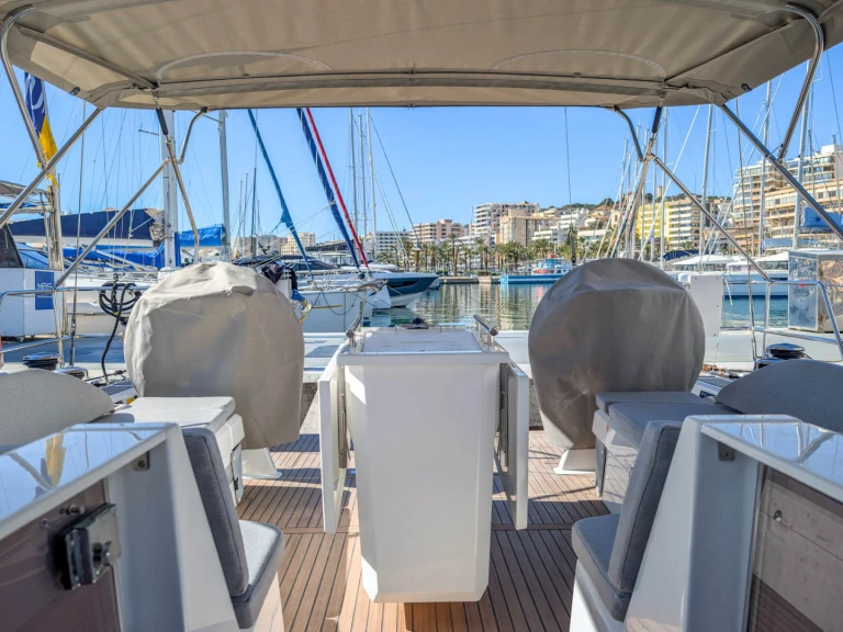 Rent a Bénéteau Oceanis 51.1 Palma de Mallorca