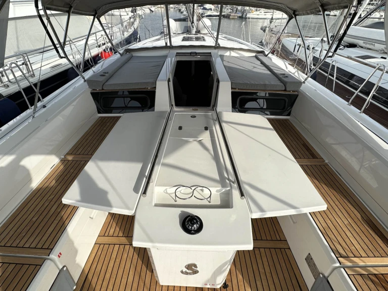 Sailboat rental in Can Pastilla - Bénéteau Oceanis 51.1